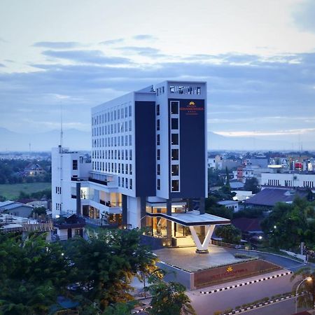 Hotel Grandhika Setiabudi Medan Exterior foto
