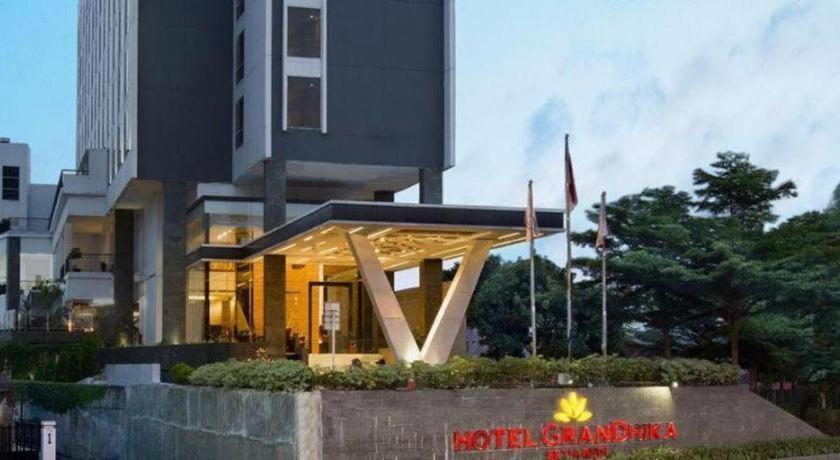 Hotel Grandhika Setiabudi Medan Exterior foto